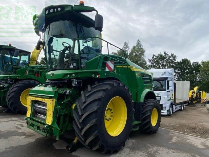 John Deere 8700