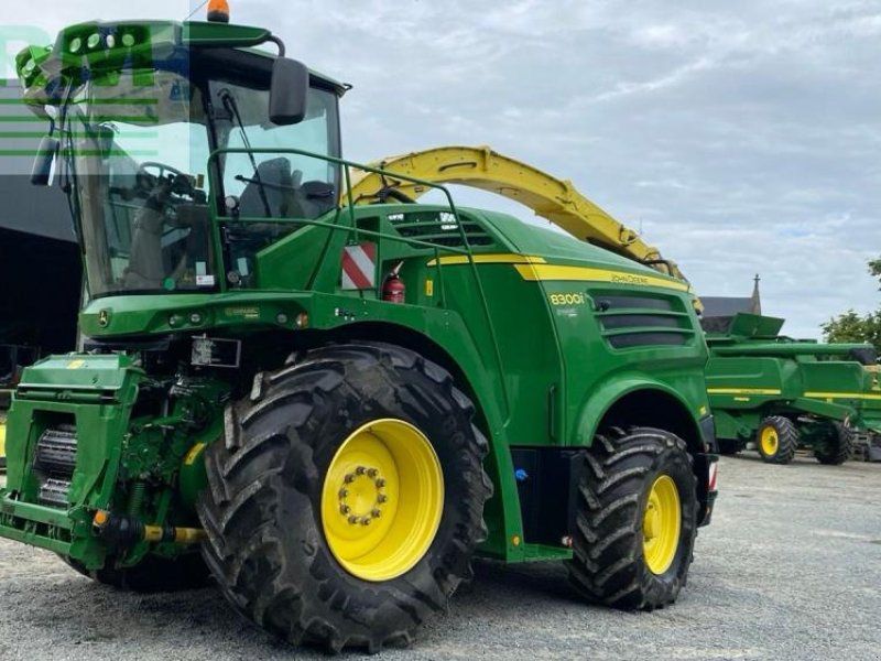 John Deere 8300