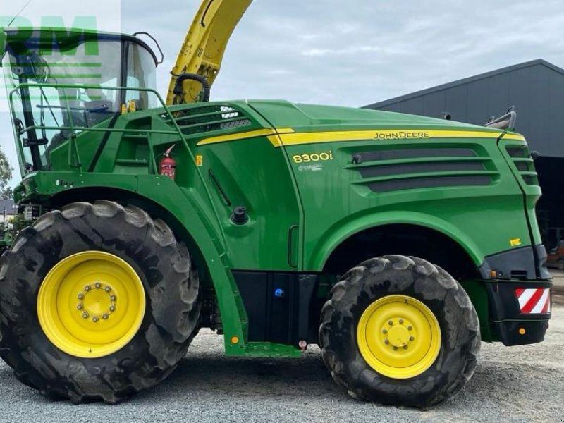 John Deere 8300