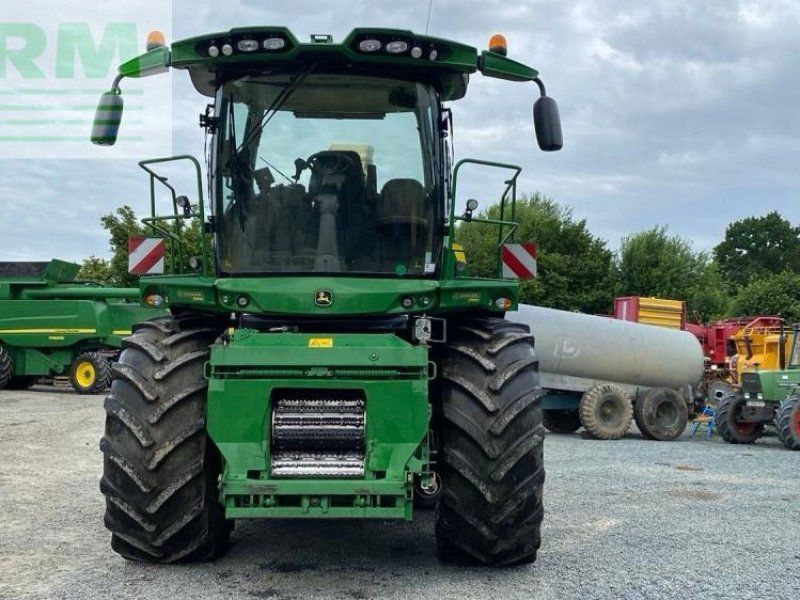 John Deere 8300