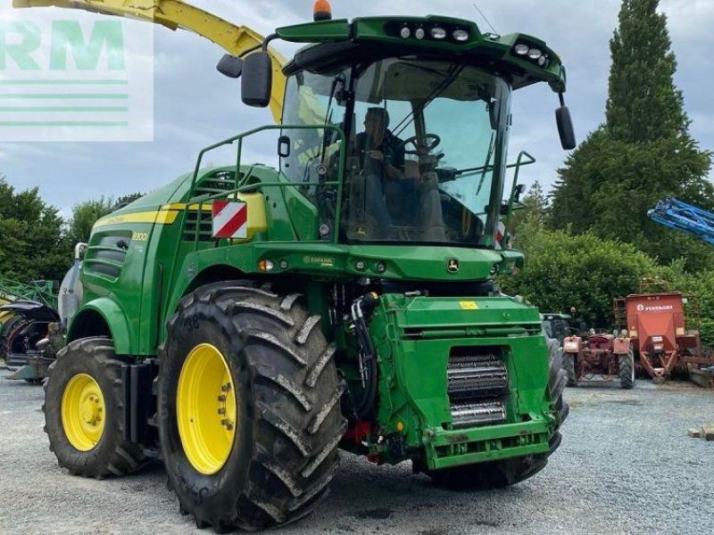 John Deere 8300