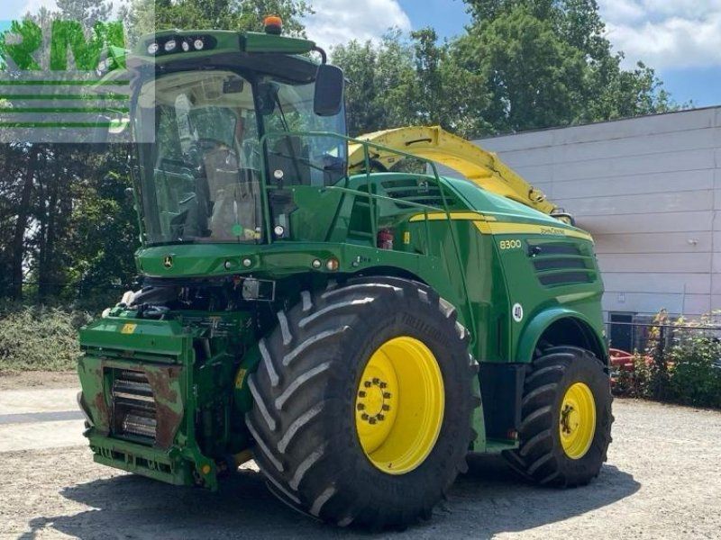 John Deere 8300