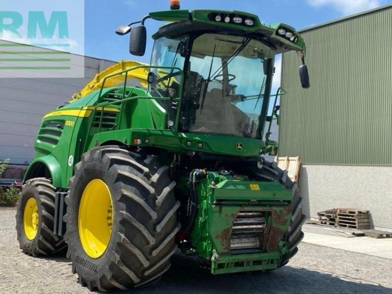 John Deere 8300