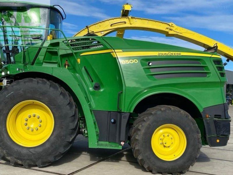 John Deere 8500