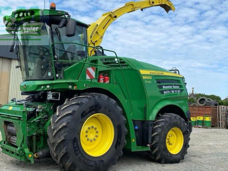 John Deere 8600