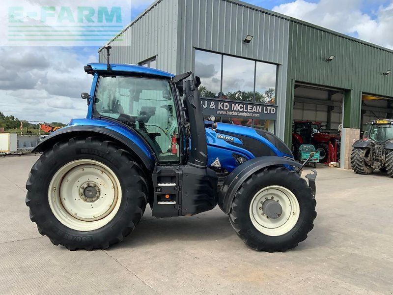 Valtra t234 direct twin track reverse drive (st26883)