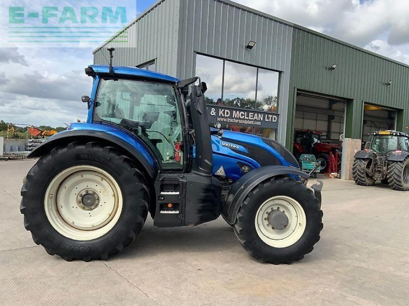 Valtra t234 direct twin track reverse drive (st26883)