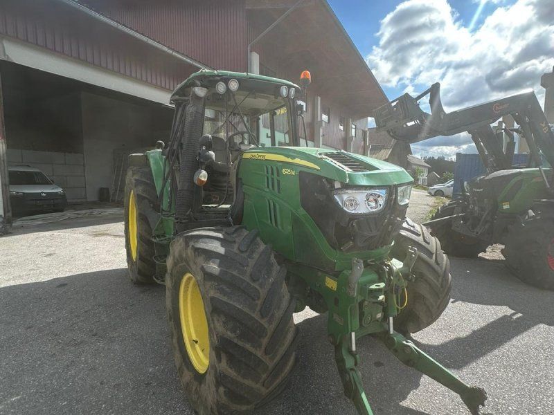 John Deere 6125M