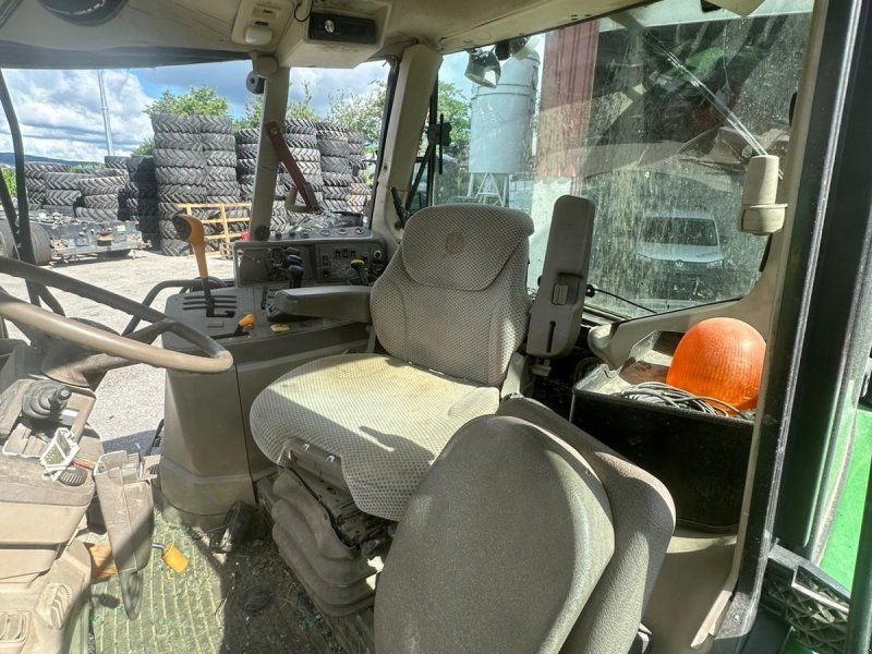John Deere 6125M