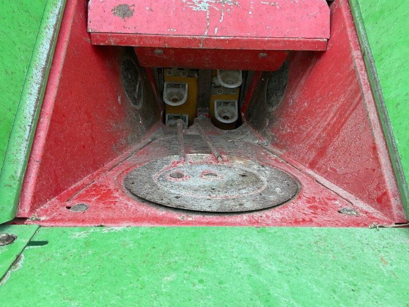 Pola 4