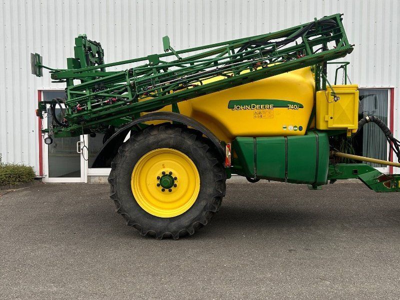 John Deere 740i