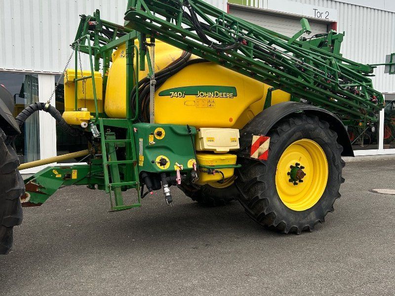 John Deere 740i