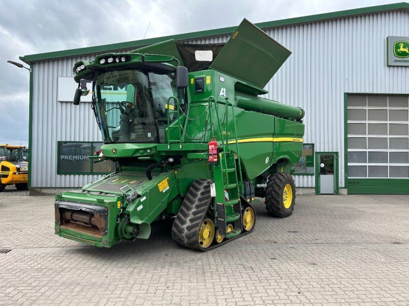 John Deere S780