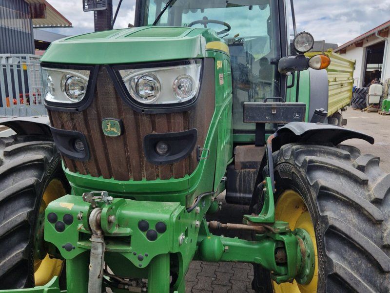 John Deere 6125M