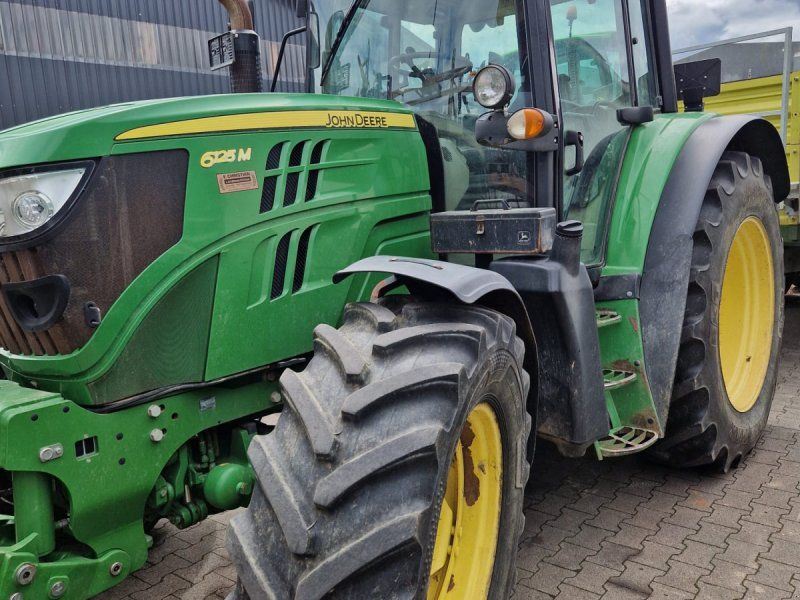 John Deere 6125M