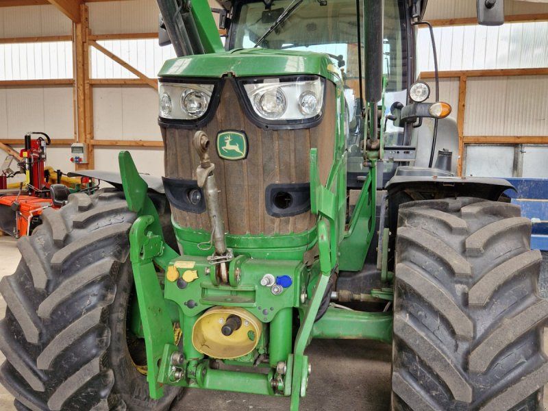 John Deere 6210R