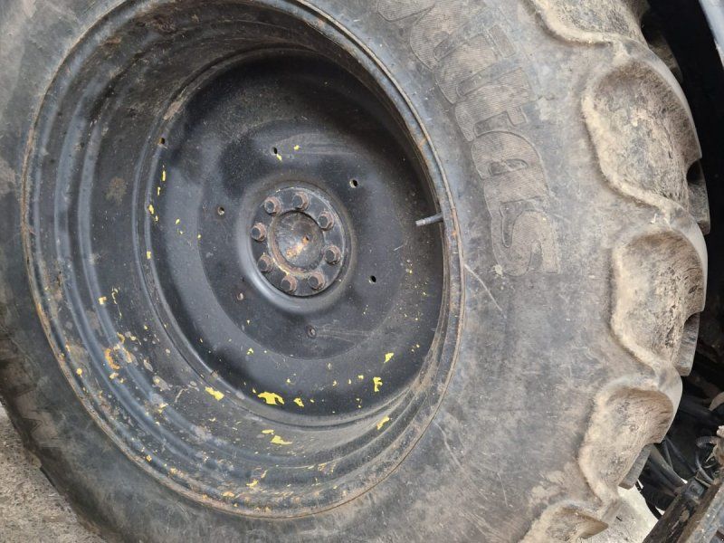 John Deere 6330