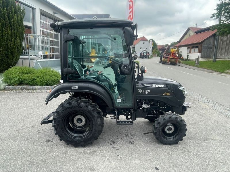Solis 26 HST Panther Traktor mit Kabine