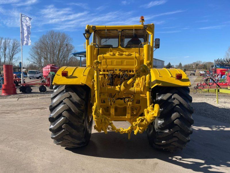 Kirovets K700A V8