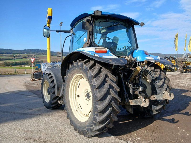 New Holland T6020 Delta