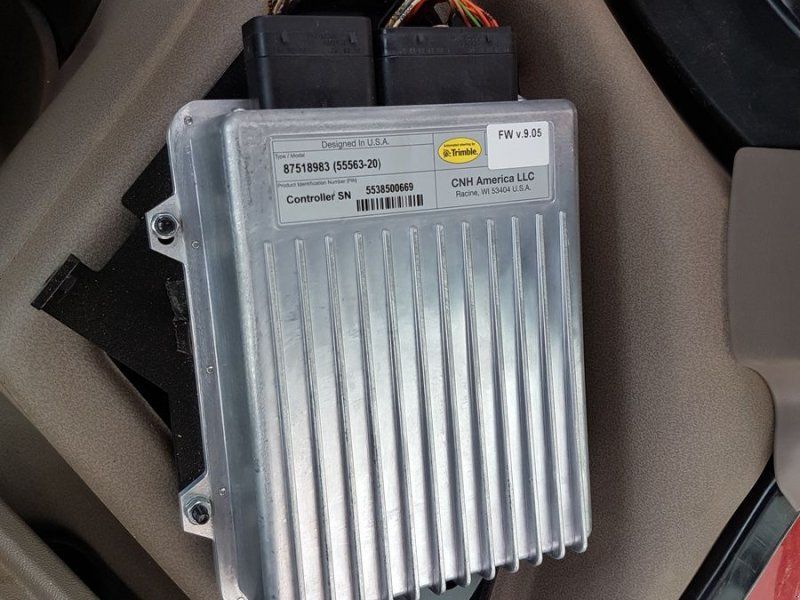 Trimble CASE Accu Guide / NH Intellisteer Lenksystem