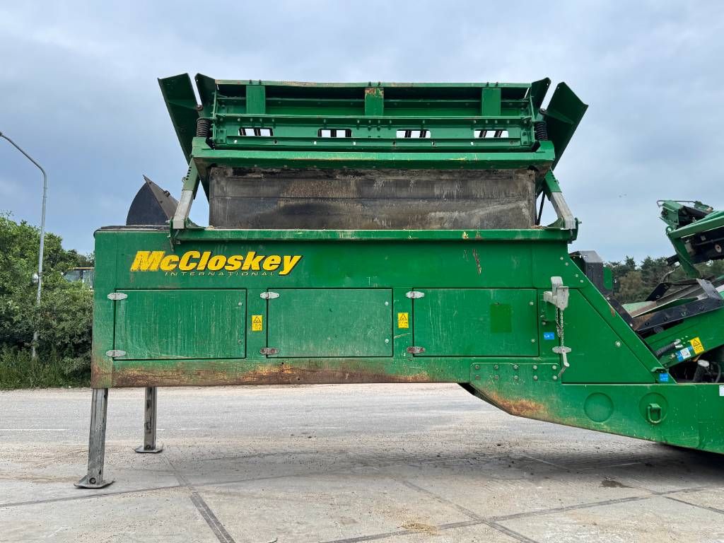 McCloskey S130 2D - TOP Condition / 3 conveyors
