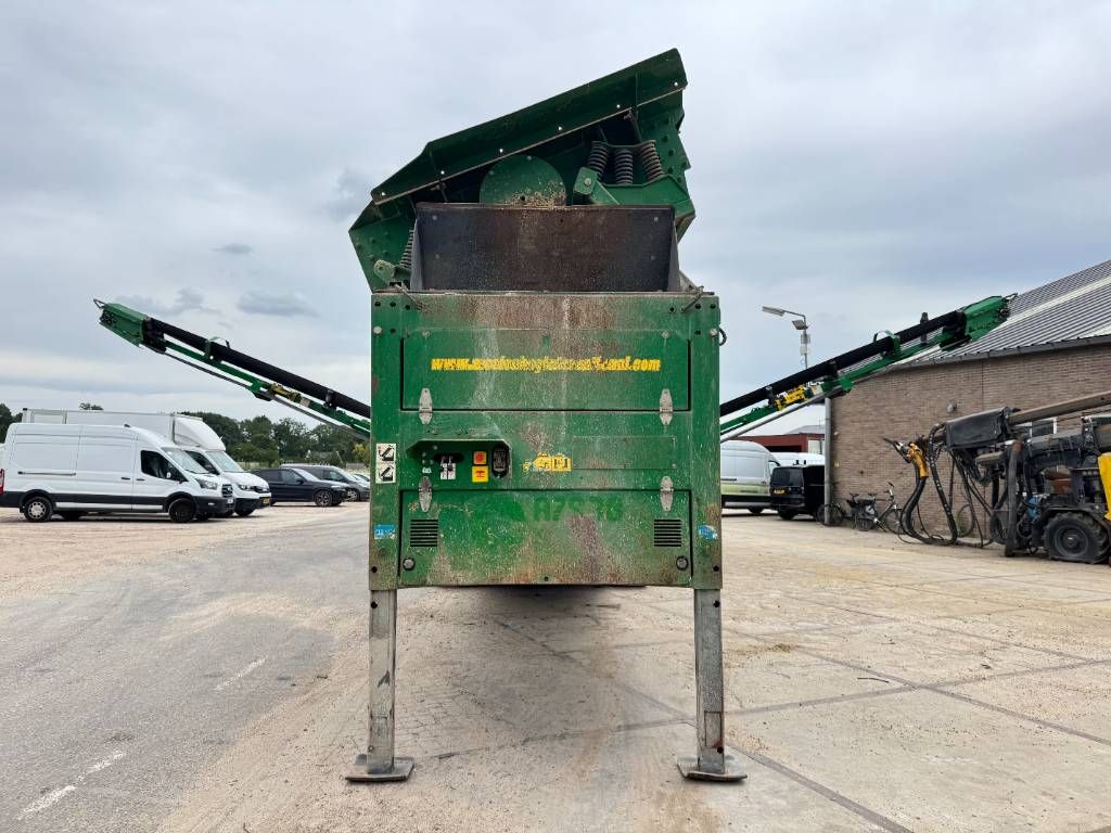 McCloskey S130 2D - TOP Condition / 3 conveyors
