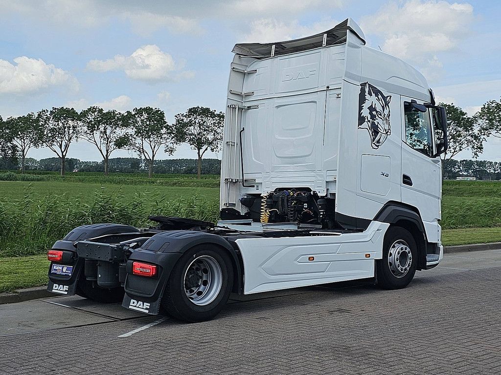 DAF XG 480 spoilers, skylights