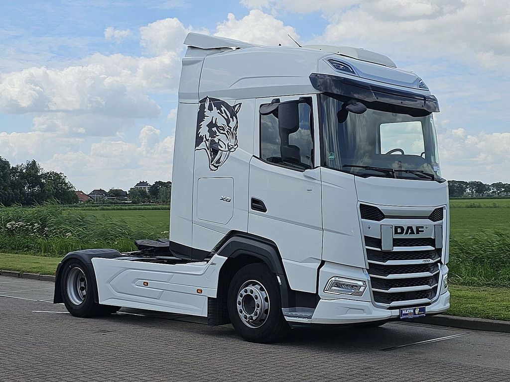 DAF XG 480 spoilers, skylights