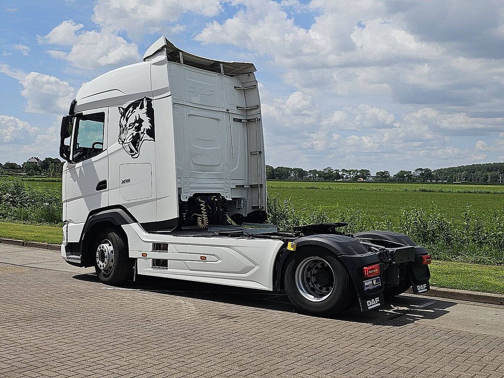 DAF XG 480 spoilers, skylights
