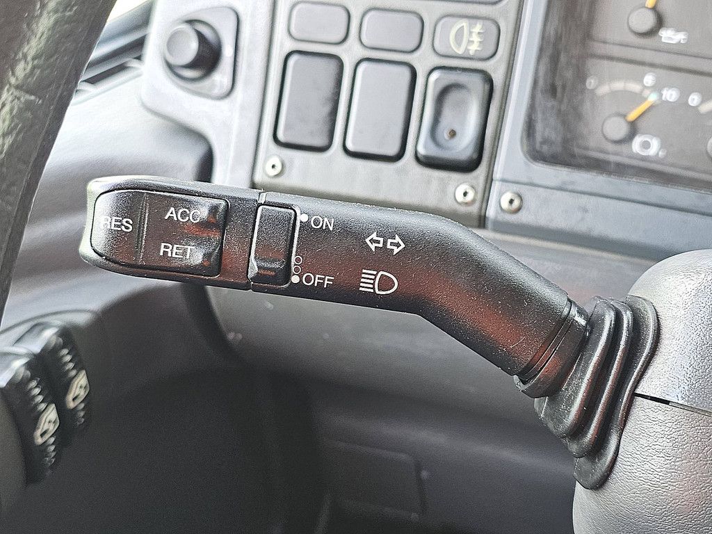 SCANIA P94.230