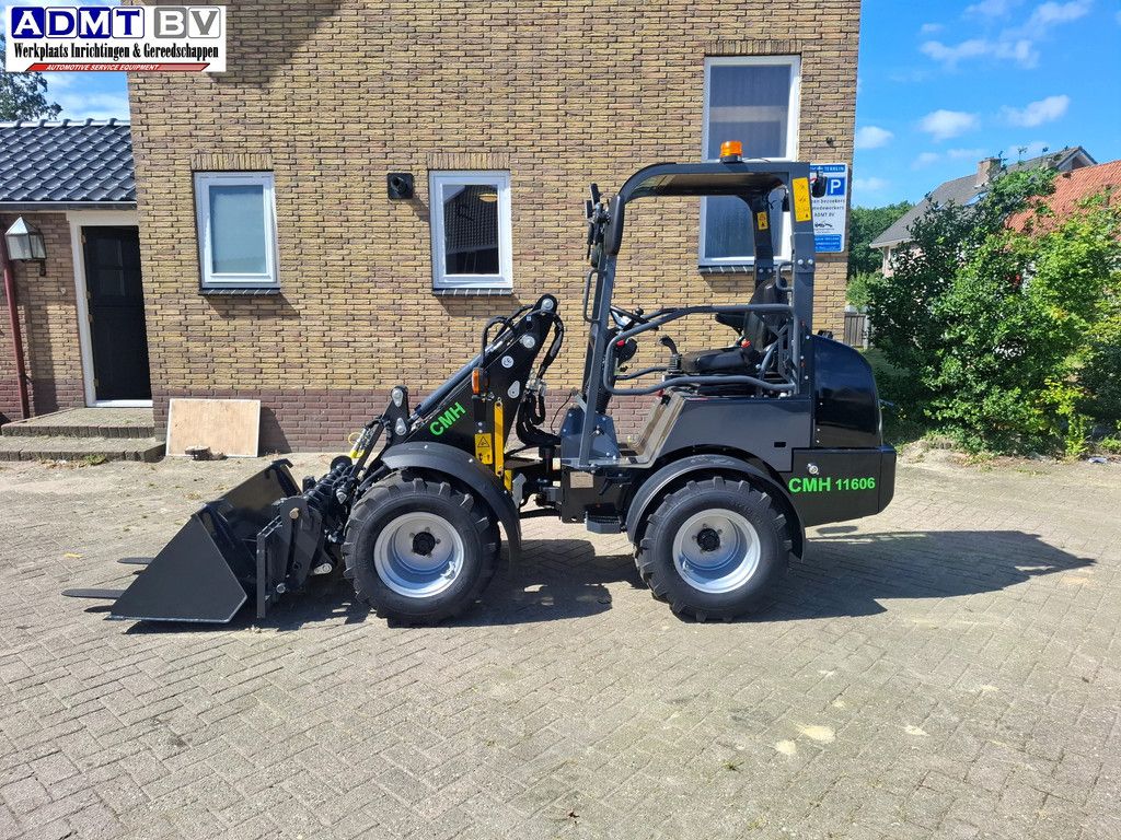 CMH 11 606 Mini loader shovel 2.2 tons kubota engine