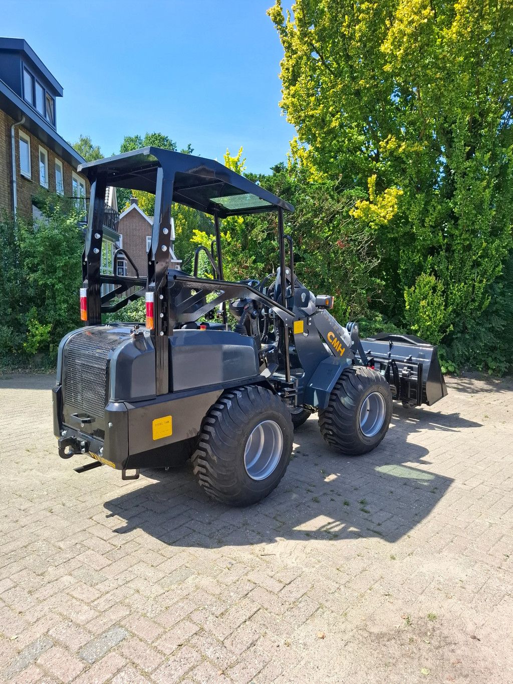 CMH 960 Mini loader 2tons ( Kubota 1105D )