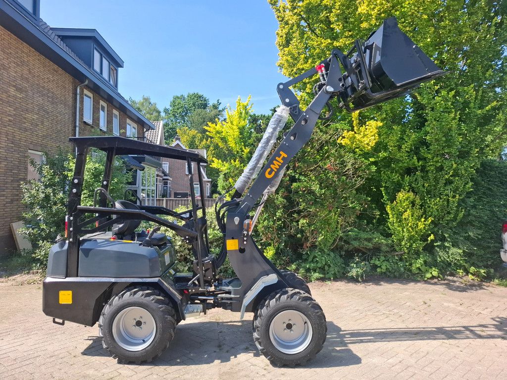 CMH 960 Mini loader 2tons ( Kubota 1105D )