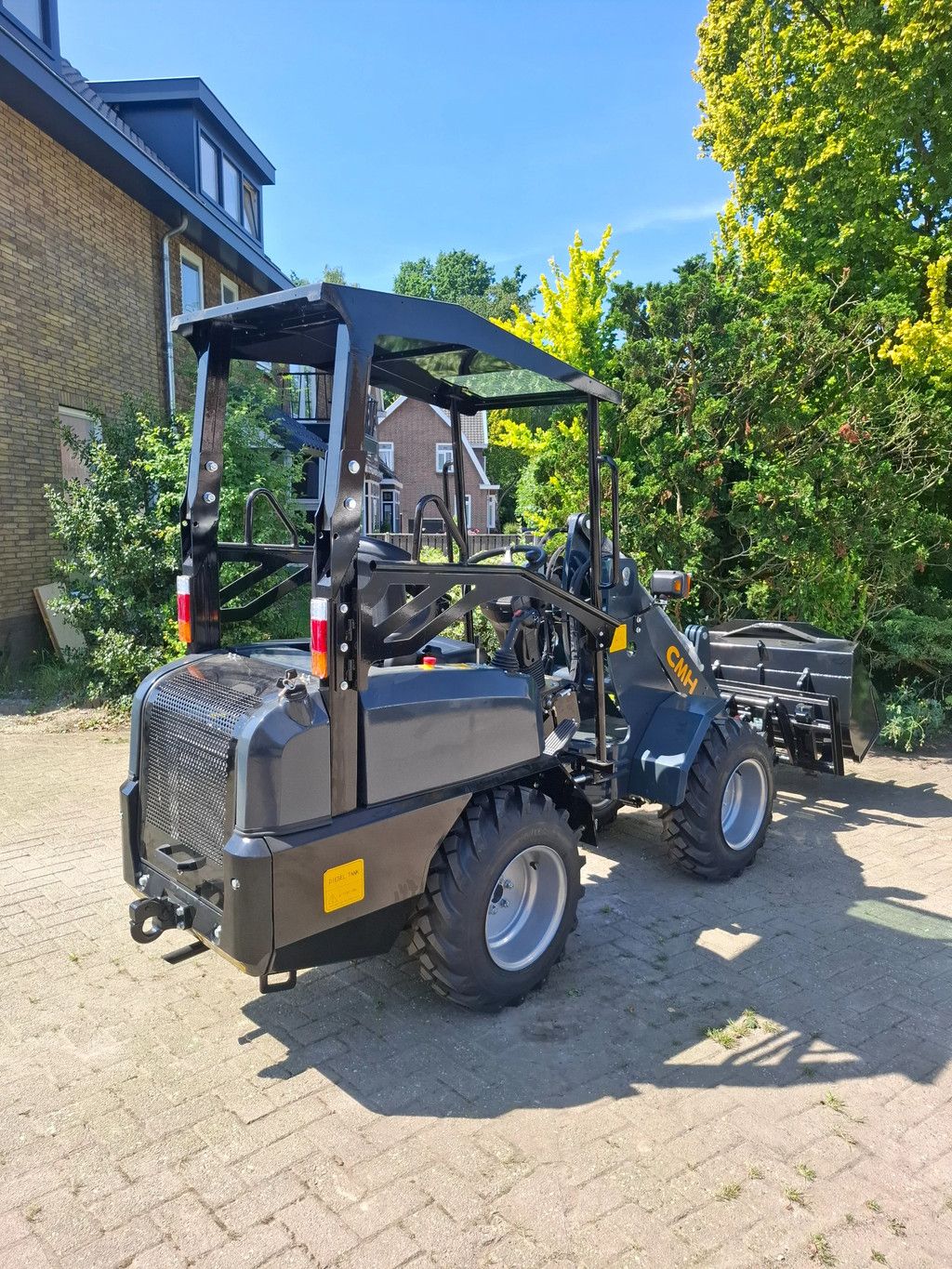 CMH 960 Mini loader 2tons ( Kubota 1105D )