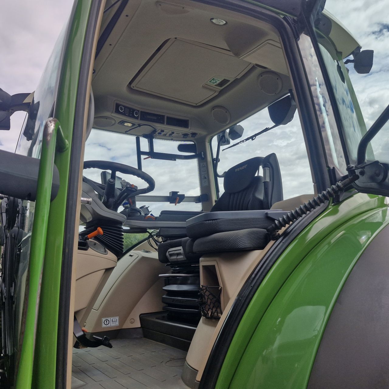 Fendt 514 vario S4 profi plus
