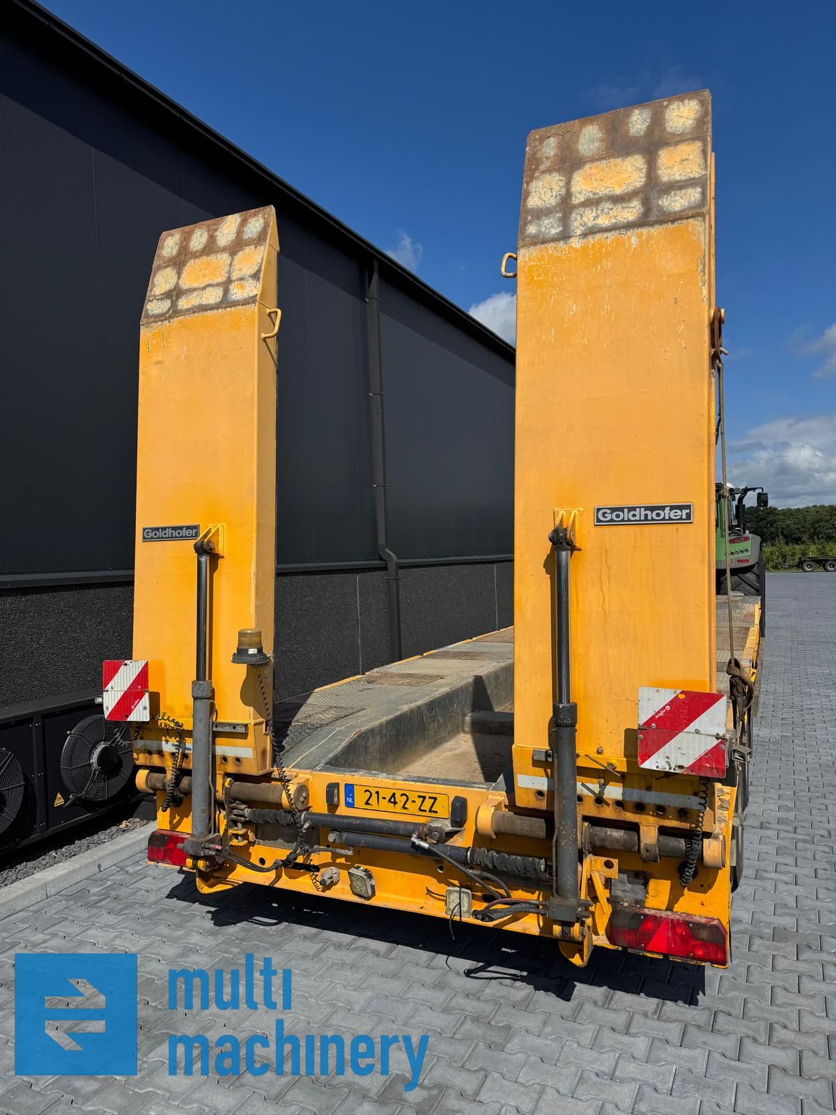 Goldhofer 5-asser dieplader nalopend gestuurd