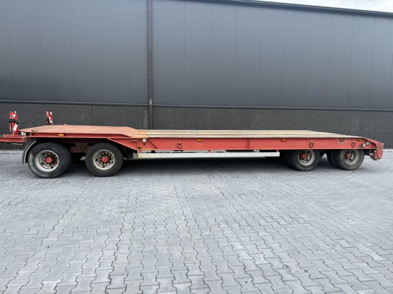 4-asser Dieplader aanhanger met containerrails