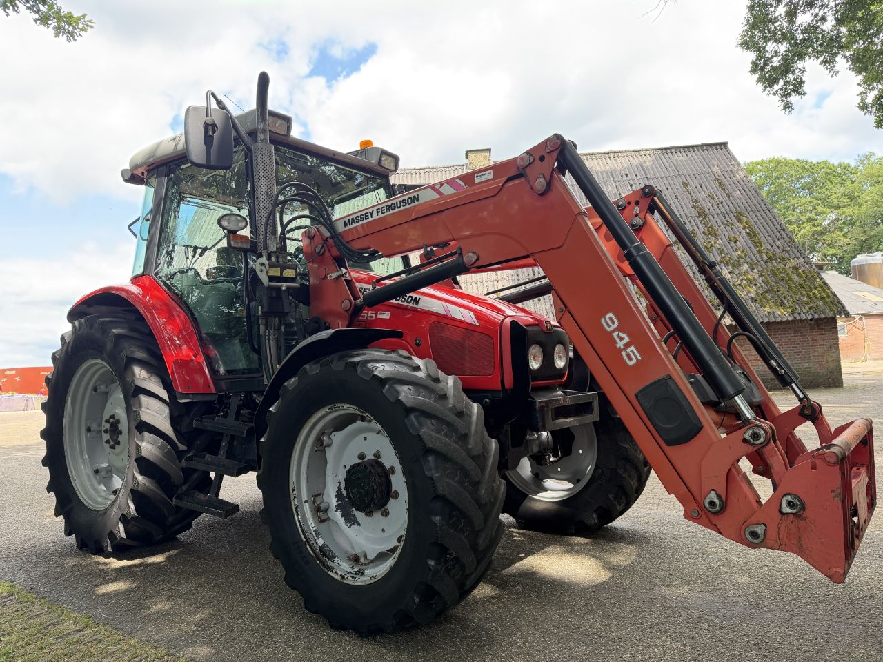 Massey Ferguson 5455 Dyna 4