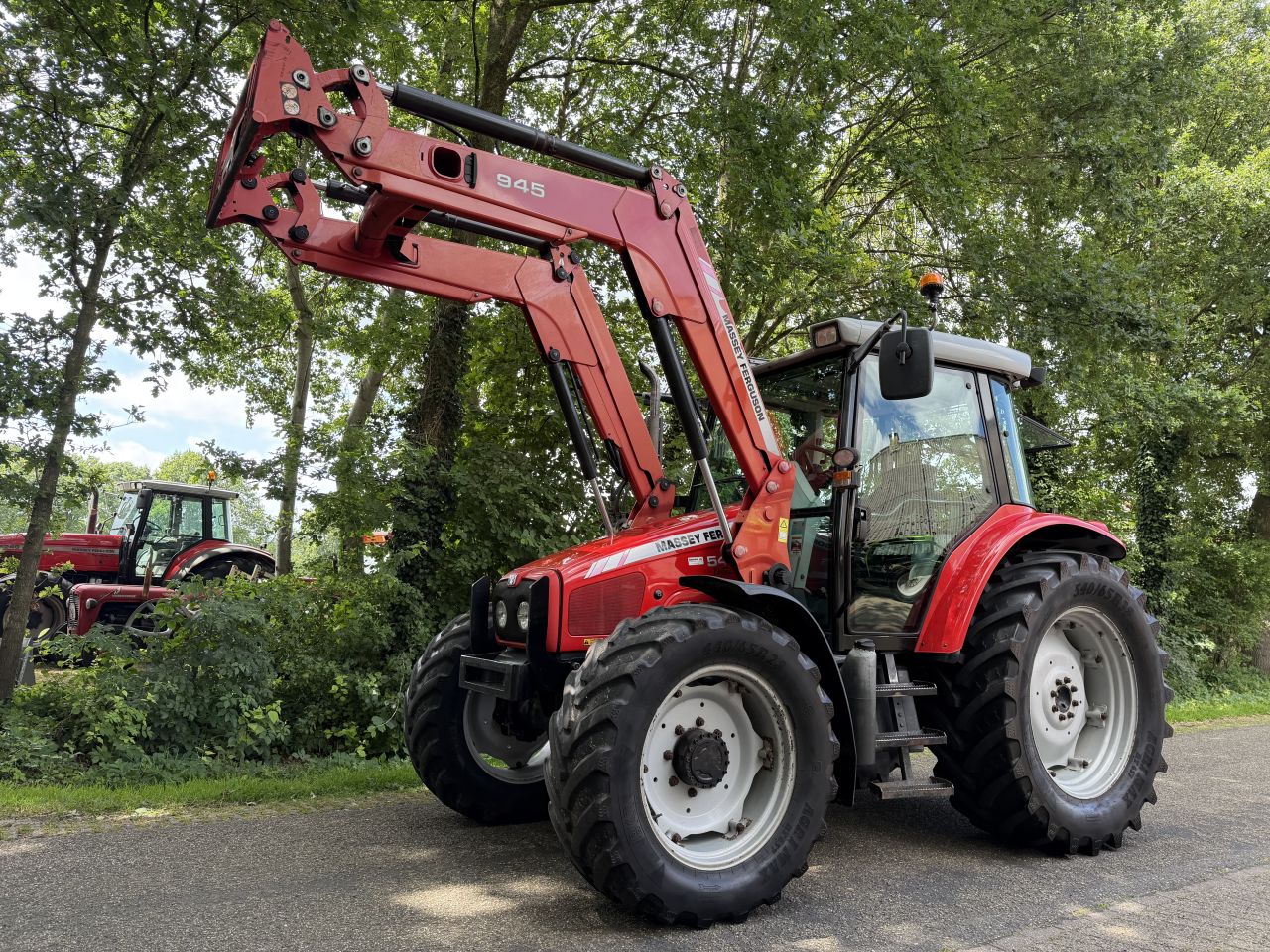 Massey Ferguson 5455 Dyna 4
