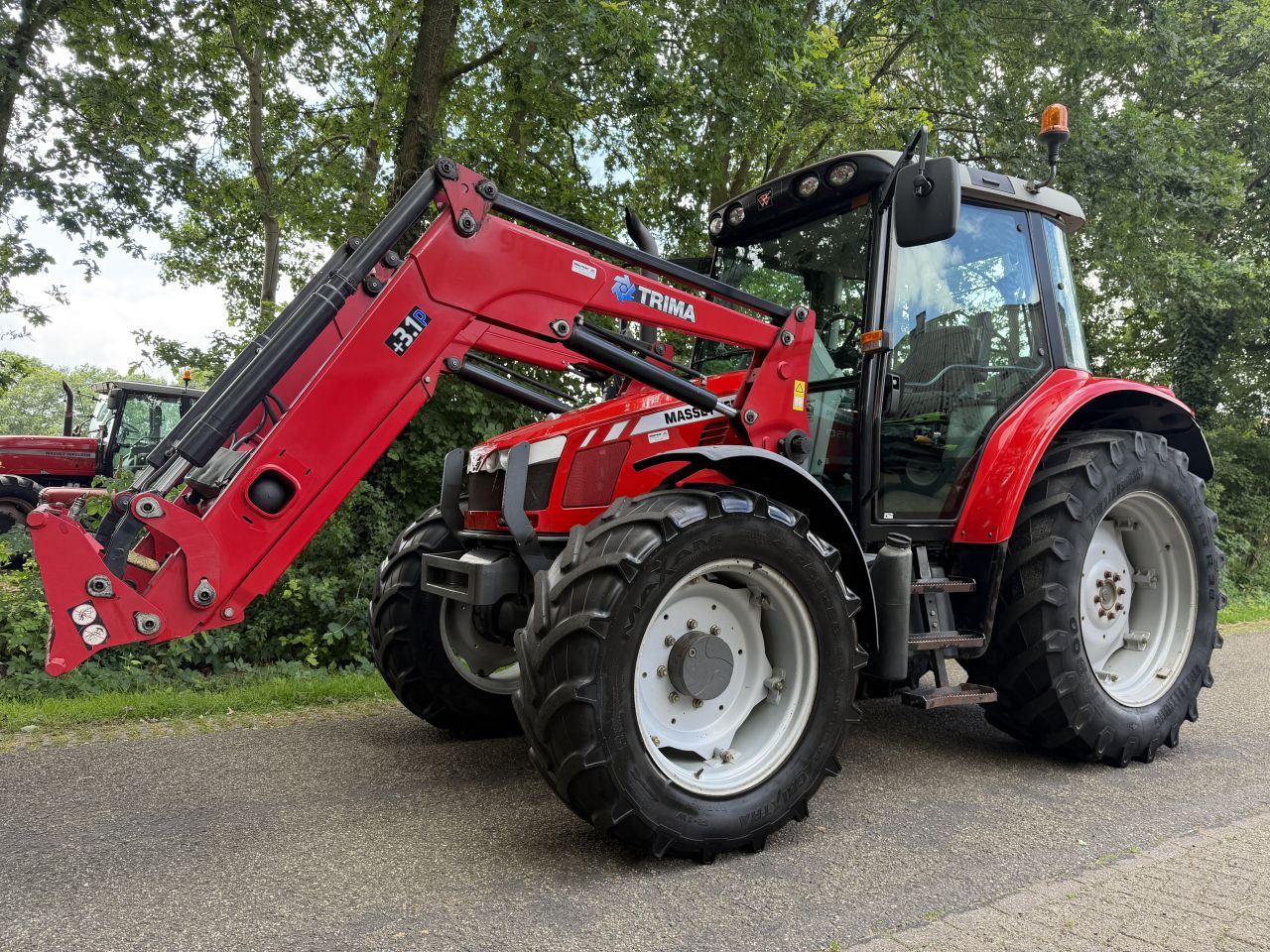 Massey Ferguson 5450 Dyna 4