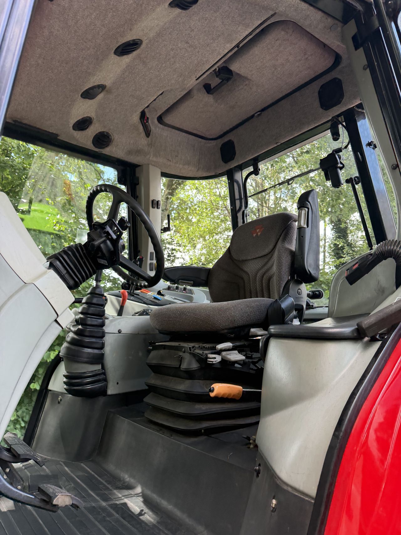 Massey Ferguson 5450 Dyna 4