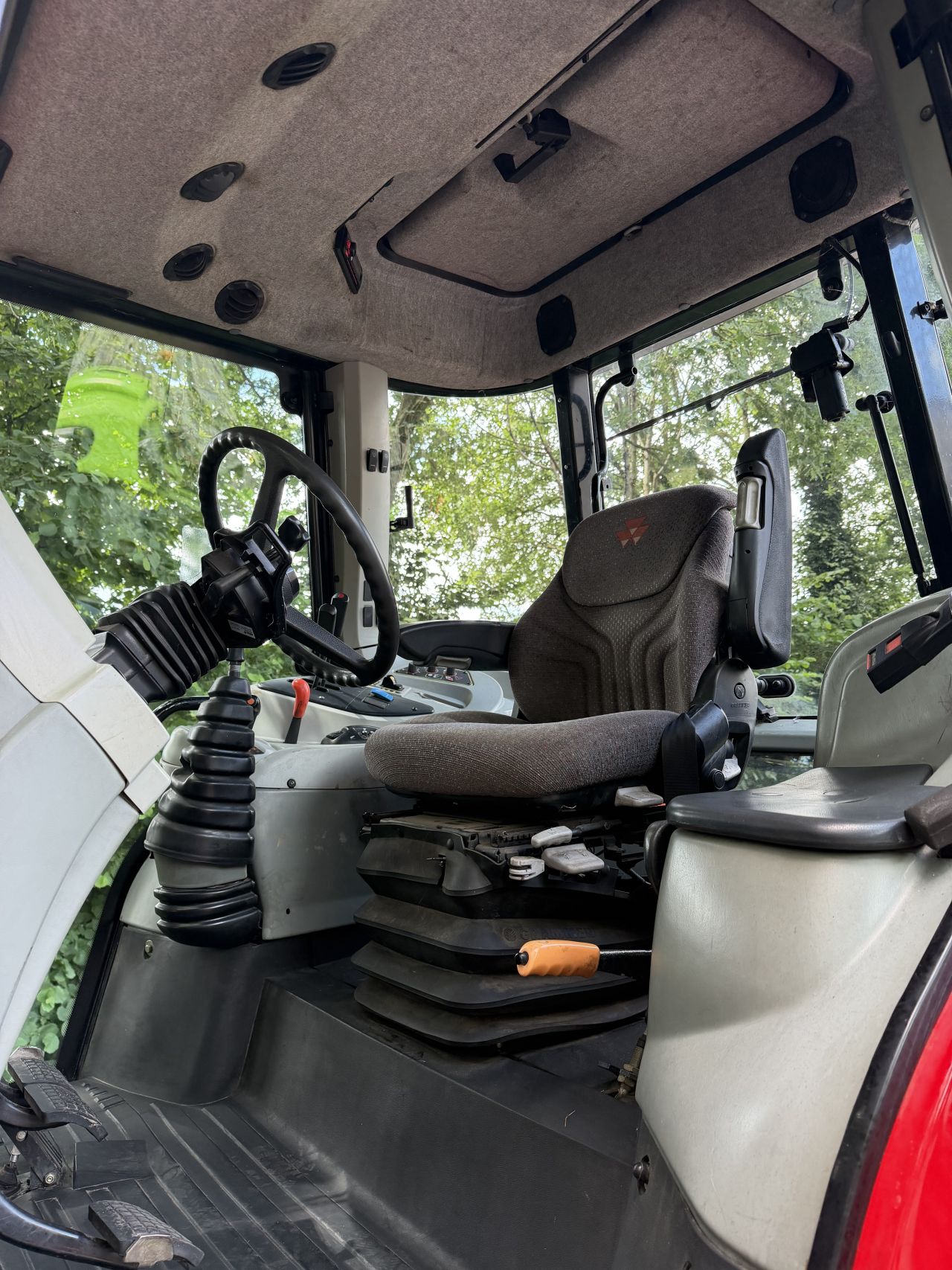 Massey Ferguson 5450 Dyna 4