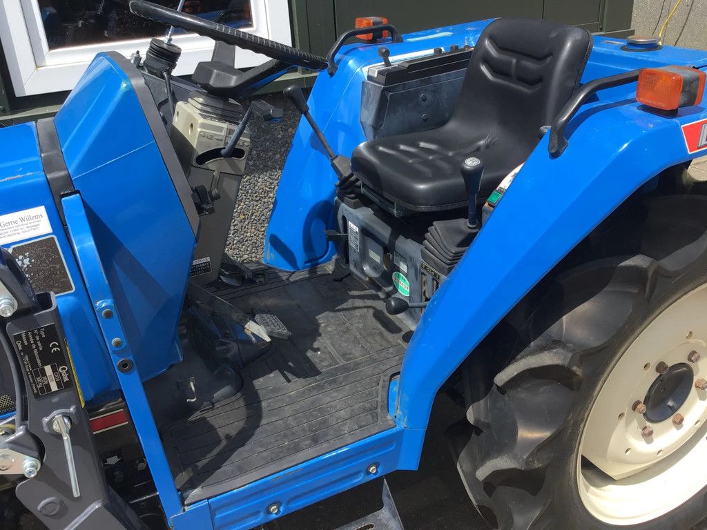 Iseki Mini trekker Iseki TA 247 met voorlader