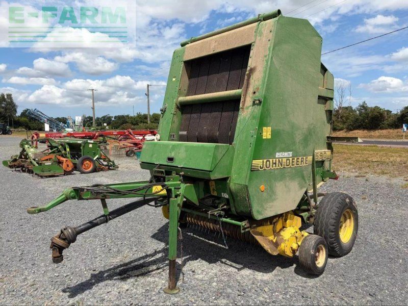 John Deere presse à balles rondes 590 .
