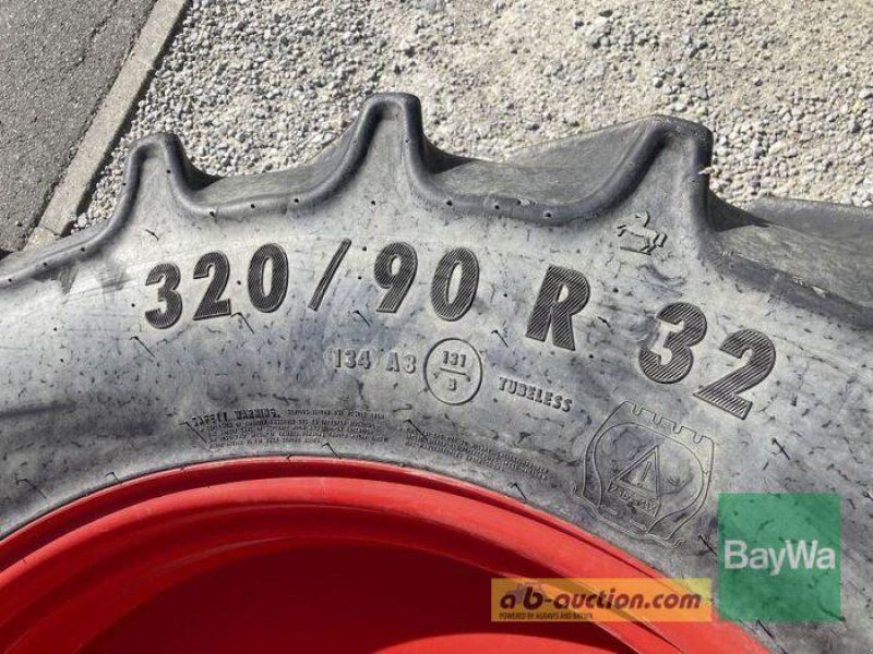 320/90R32 CONTI