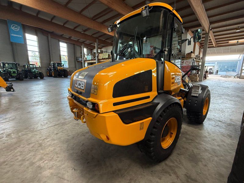 JCB 409 Agri