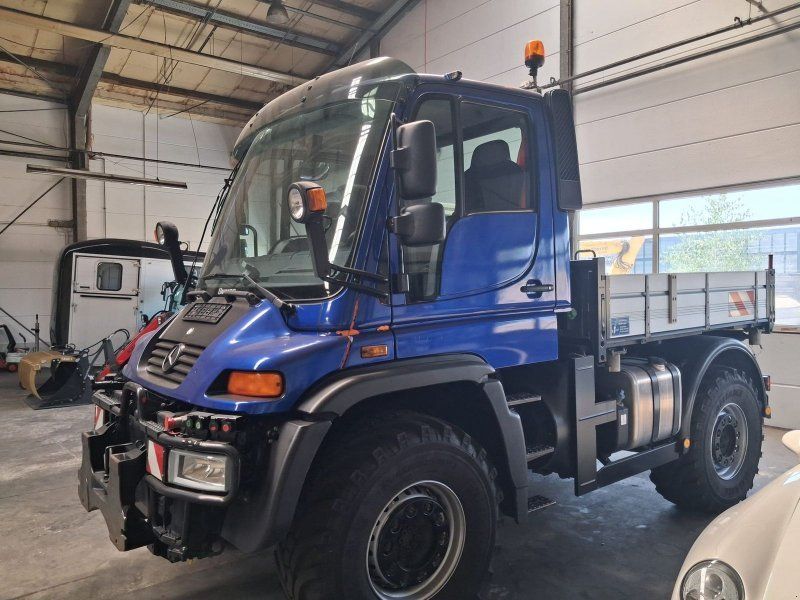 Mercedes-Benz U400