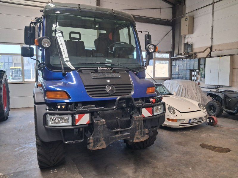 Mercedes-Benz U400