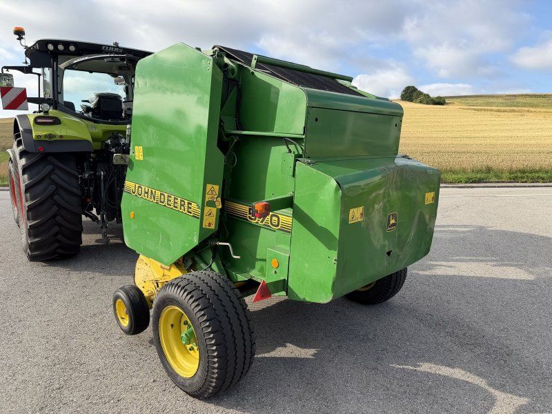 John Deere 570